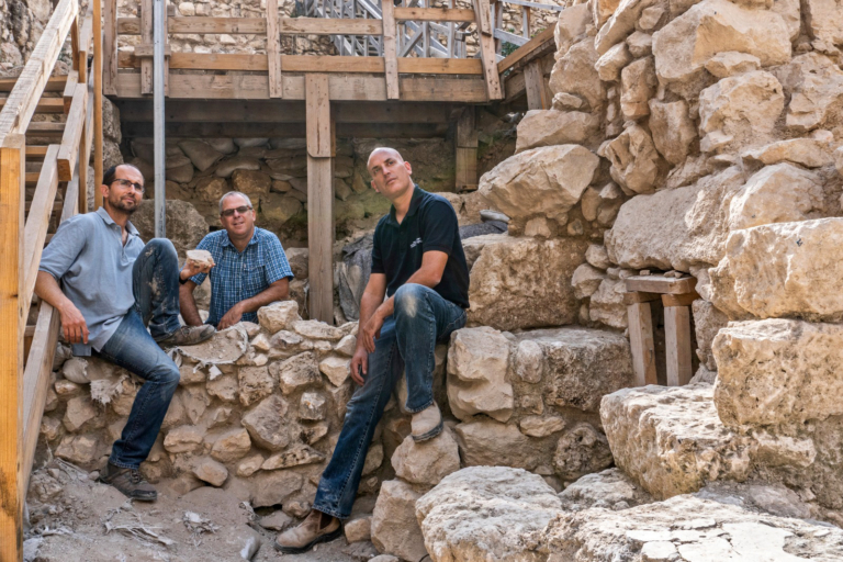 Watch The Latest Archaeological Excavations in Jerusalem Digging in